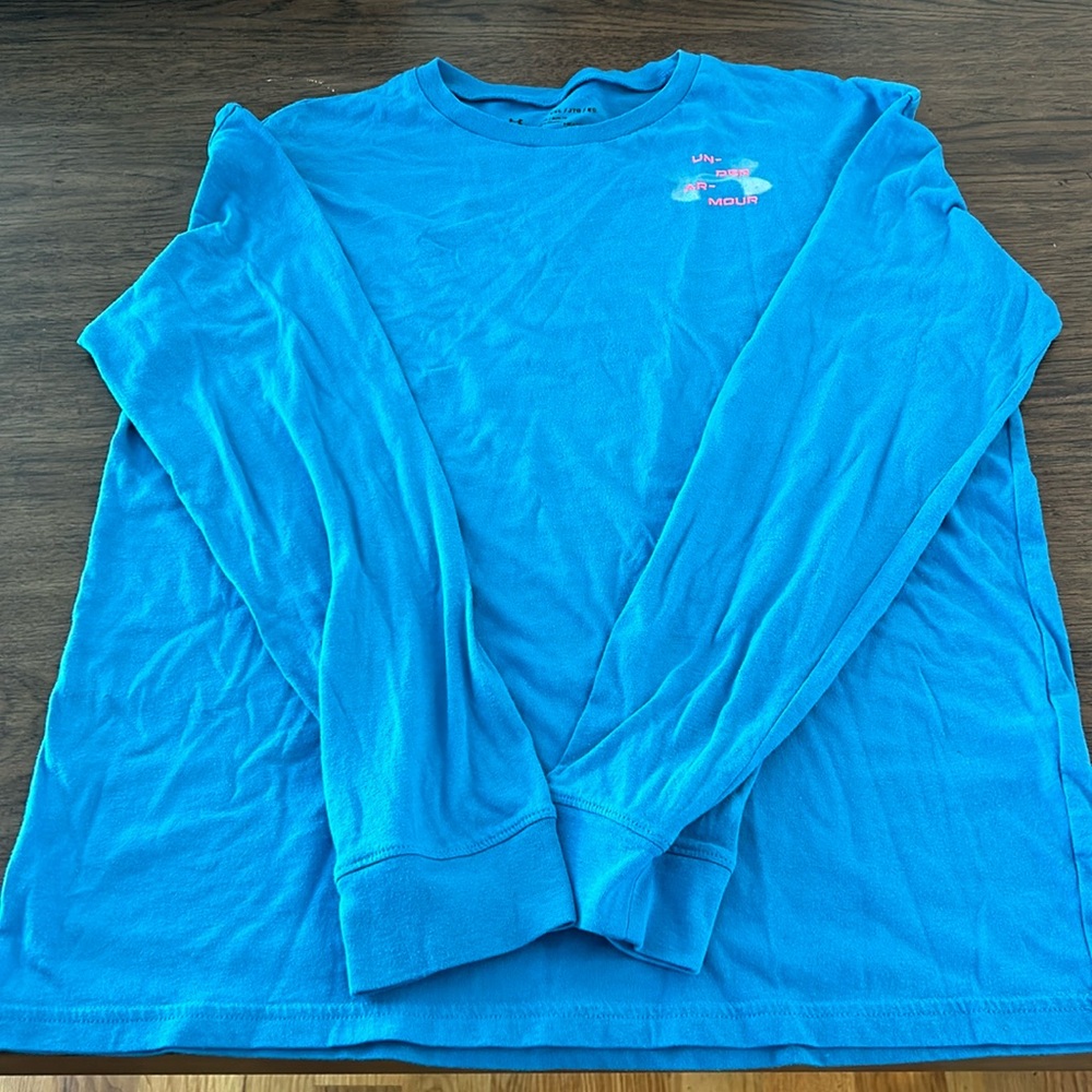 Kids large under armour long sleeve t shirt